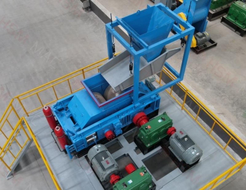 石墨塊對(duì)輥破碎機(jī)