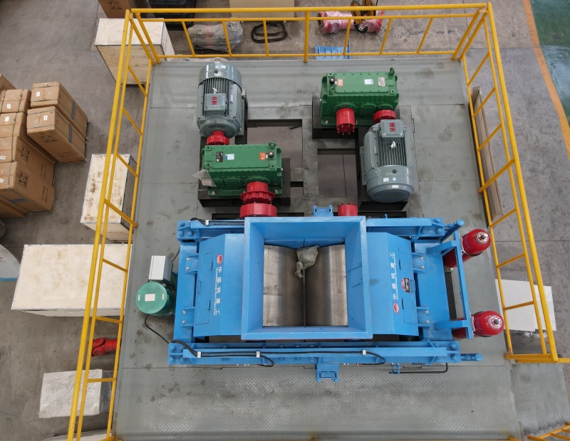 鈦鐵礦對(duì)輥制砂機(jī)